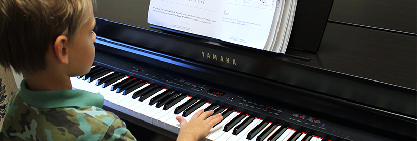 دوره آشنایی با نوازندگی پیانو به صورت غیر حضوری ارایه می شود