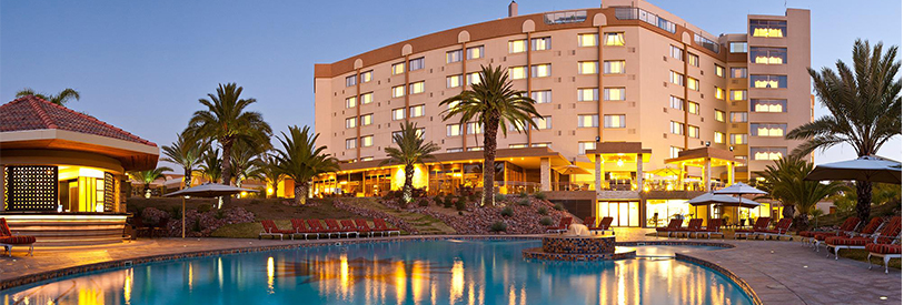 مدیریت هتل یکی از مشاغل مرتبطب ا صنعت جهانگردی است.