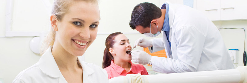 کار-دستیار-دندان-پزشک-چیست 